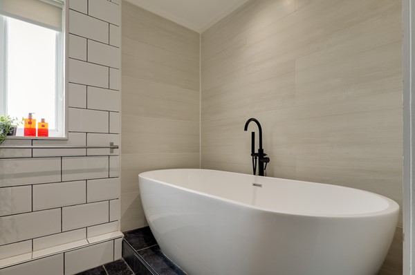 Medium property photo - Aletta Jacobsweg 54, 9408 AM Assen